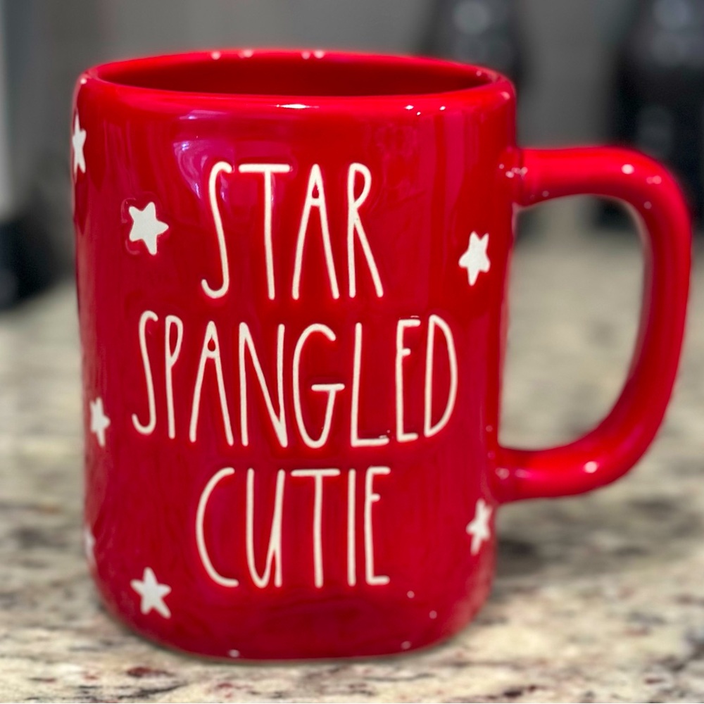 Like NEW Rae Dunn Star Spangled Cutie mug!  Excellent condition! 🇺🇸